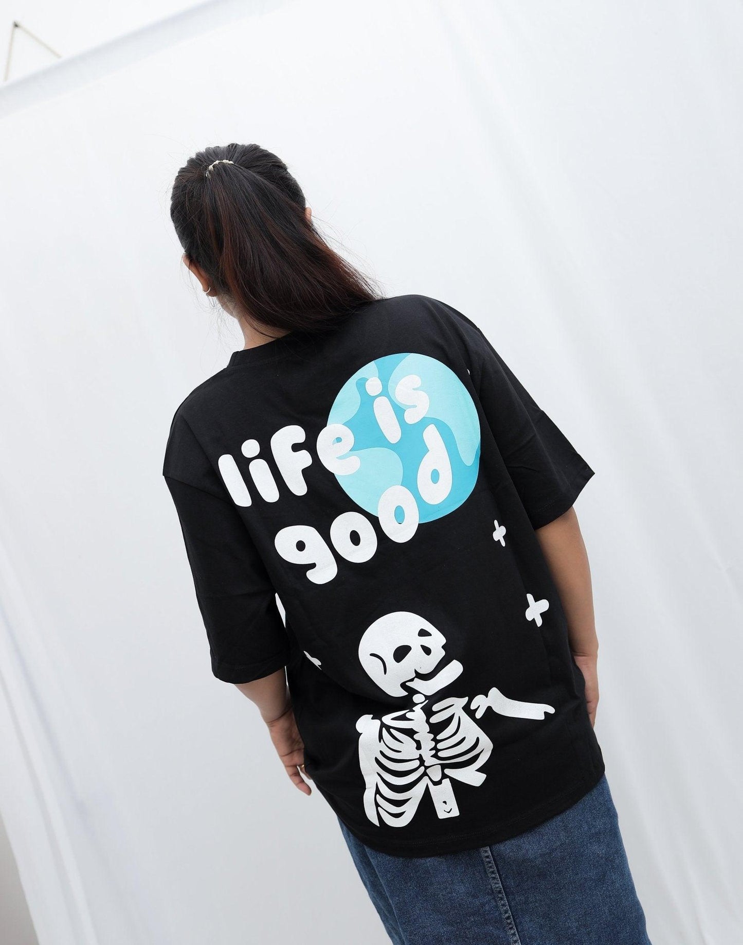 Women black oversized graphic t-shirt - Club Leo Wear