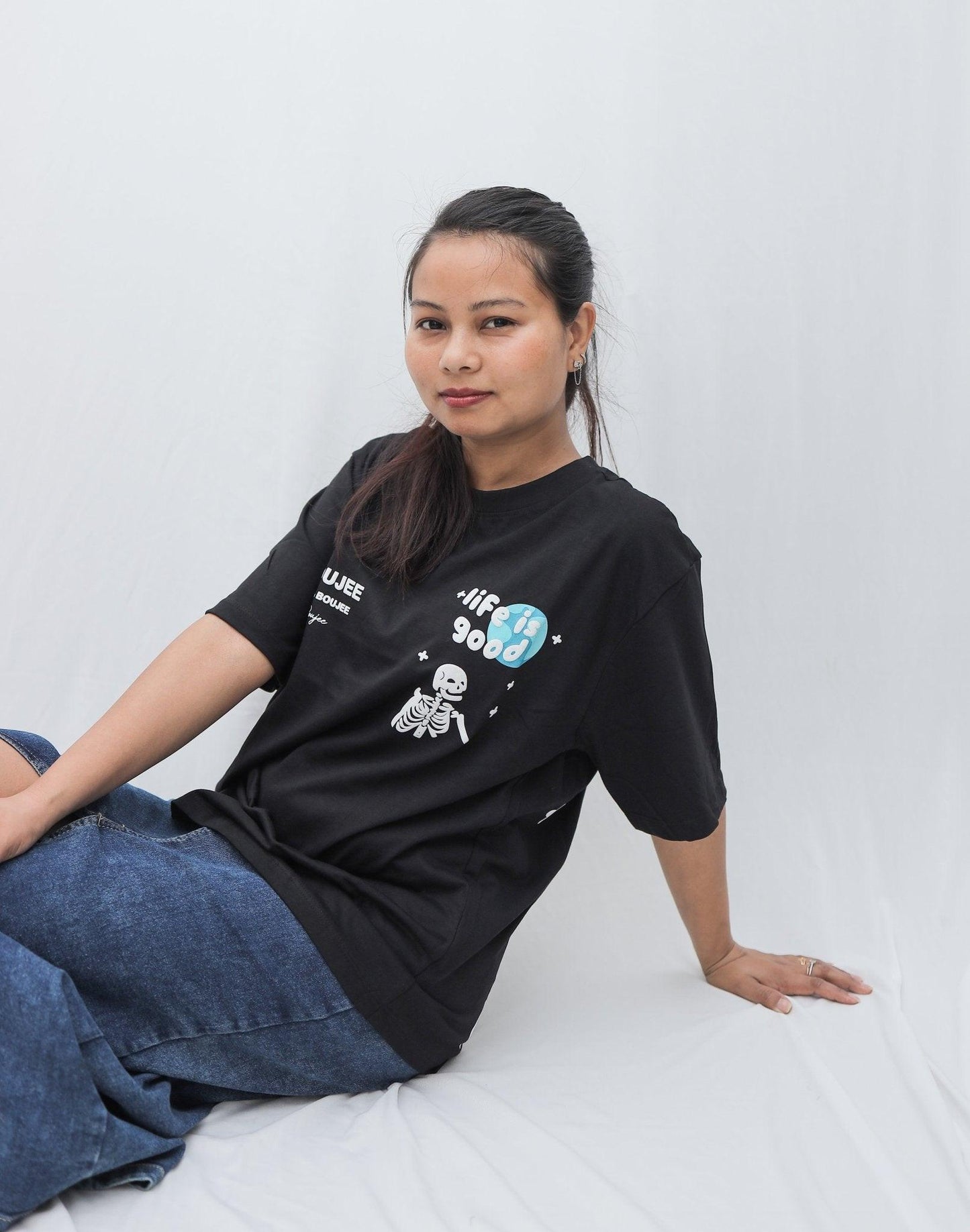 Women black oversized graphic t-shirt - Club Leo Wear